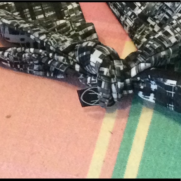 Geometric Headband - Picture 2 of 3